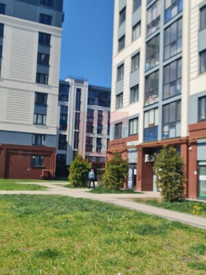 Продам двухкомнатную (2-комн.) квартиру (долевое), Героя России Катериничева ул, 7, Калининград г