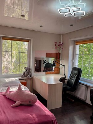 Продам трехкомнатную (3-комн.) квартиру, Достоевского ул, 20, Калининград г