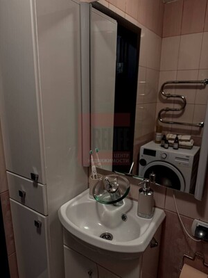 Продам трехкомнатную (3-комн.) квартиру, Достоевского ул, 20, Калининград г