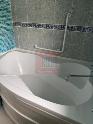 Продам трехкомнатную (3-комн.) квартиру, Достоевского ул, 20, Калининград г
