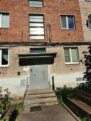 Продам однокомнатную (1-комн.) квартиру, Героев Алексинцев ул, 6, Алексин г