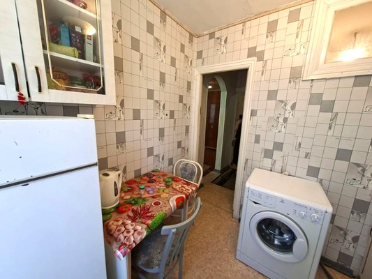 Продам однокомнатную (1-комн.) квартиру, Октябрьская ул, 12, Тихорецк г