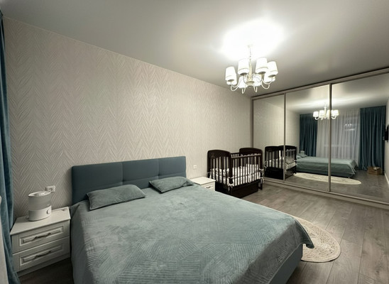 Продам трехкомнатную (3-комн.) квартиру, Тлостанова ул, 32, Нальчик г