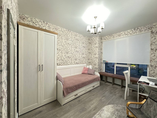 Продам трехкомнатную (3-комн.) квартиру, Тлостанова ул, 32, Нальчик г