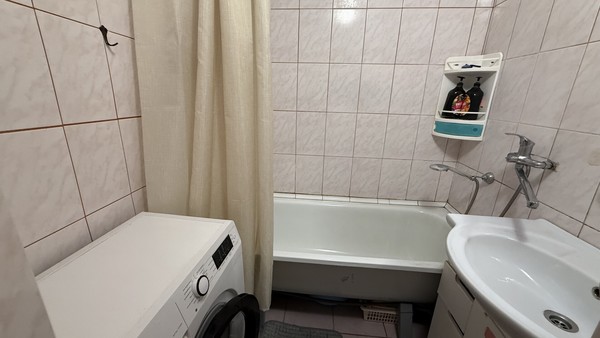 Продам двухкомнатную (2-комн.) квартиру, Красных Военлетов ул, 6, Гатчина г