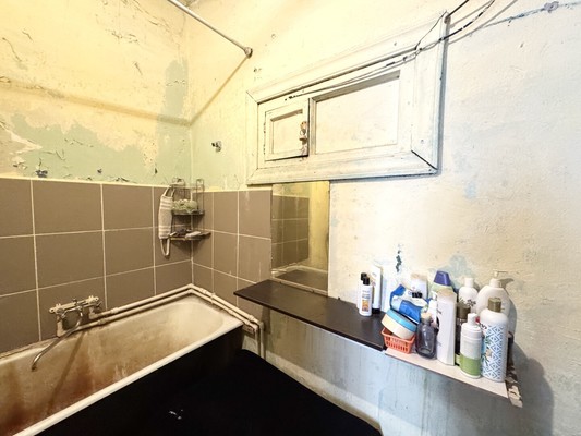 Продам комнату в 5-комн. квартире, 6-я Красноармейская ул, 14, Санкт-Петербург г