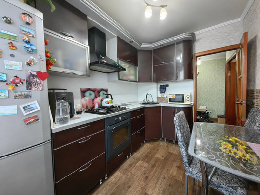 Продам двухкомнатную (2-комн.) квартиру, Строителей пр-кт, 33, Волгодонск г