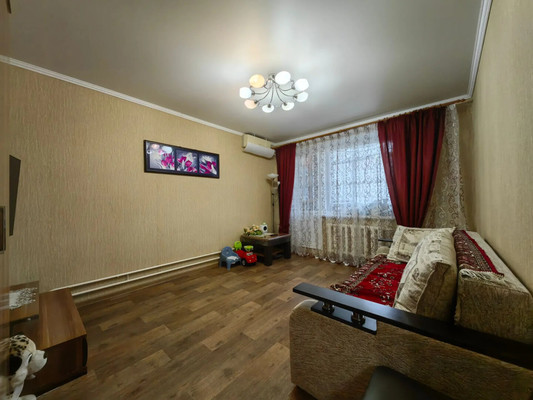 Продам двухкомнатную (2-комн.) квартиру, Строителей пр-кт, 33, Волгодонск г