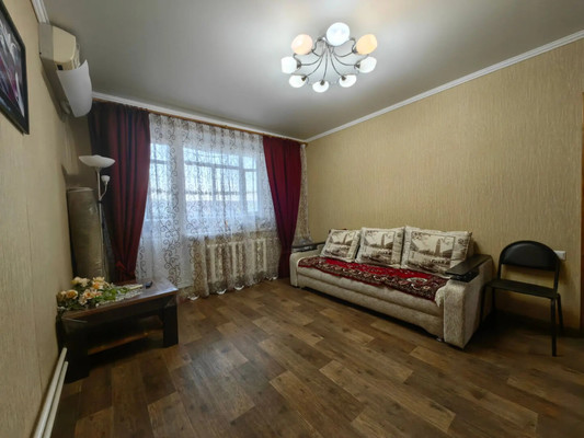 Продам двухкомнатную (2-комн.) квартиру, Строителей пр-кт, 33, Волгодонск г