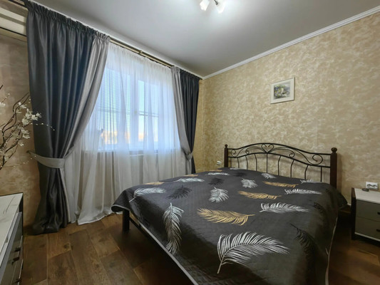 Продам двухкомнатную (2-комн.) квартиру, Строителей пр-кт, 33, Волгодонск г