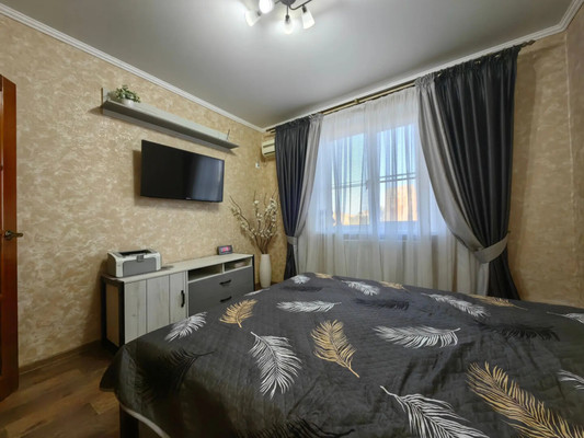 Продам двухкомнатную (2-комн.) квартиру, Строителей пр-кт, 33, Волгодонск г