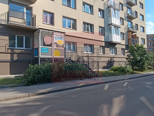 Продам коммерческое помещение 98,4 м2, 37-й (ПГК Лада тер) ряд, Калининград г