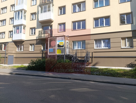 Продам коммерческое помещение 98,4 м2, 37-й (ПГК Лада тер) ряд, Калининград г