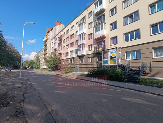 Продам коммерческое помещение 98,4 м2, 37-й (ПГК Лада тер) ряд, Калининград г