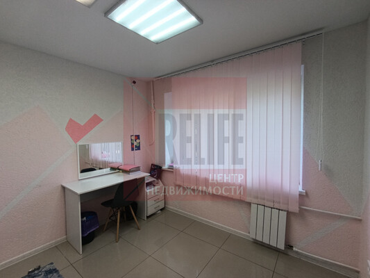Продам коммерческое помещение 98,4 м2, 37-й (ПГК Лада тер) ряд, Калининград г