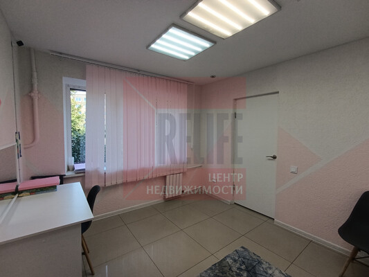 Продам коммерческое помещение 98,4 м2, 37-й (ПГК Лада тер) ряд, Калининград г