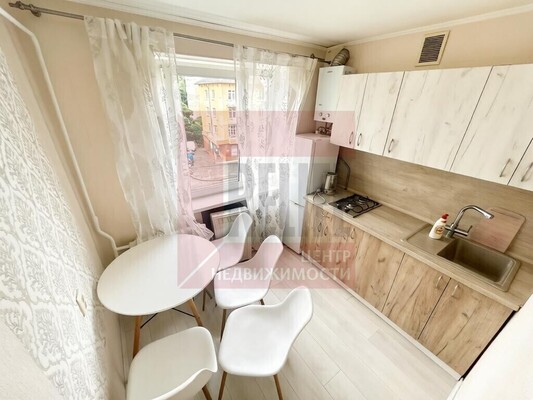 Продам однокомнатную (1-комн.) квартиру, Багратиона ул, 128А, Калининград г