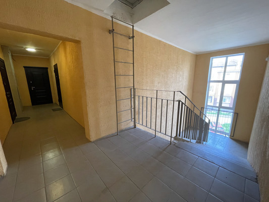 Продам трехкомнатную (3-комн.) квартиру, Луговая ул, 12А, Якоть с