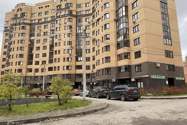 Продам трехкомнатную (3-комн.) квартиру, Дмитровская ул, 23, Базарово д