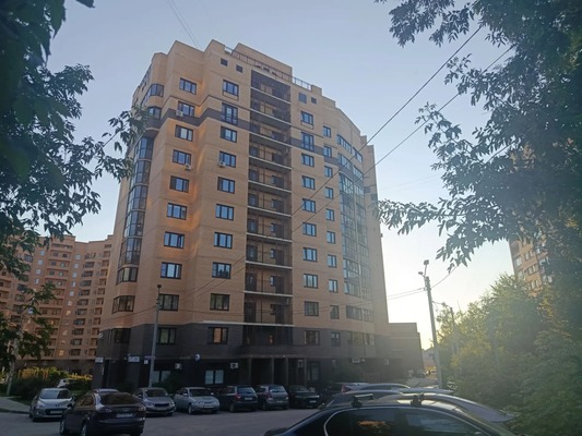 Продам трехкомнатную (3-комн.) квартиру, Дмитровская ул, 23, Базарово д