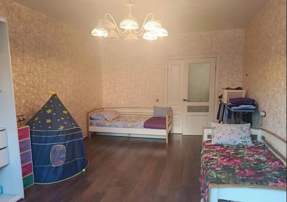Продам трехкомнатную (3-комн.) квартиру, Дмитровская ул, 23, Базарово д