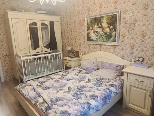 Продам трехкомнатную (3-комн.) квартиру, Дмитровская ул, 23, Базарово д