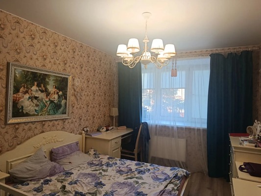 Продам трехкомнатную (3-комн.) квартиру, Дмитровская ул, 23, Базарово д