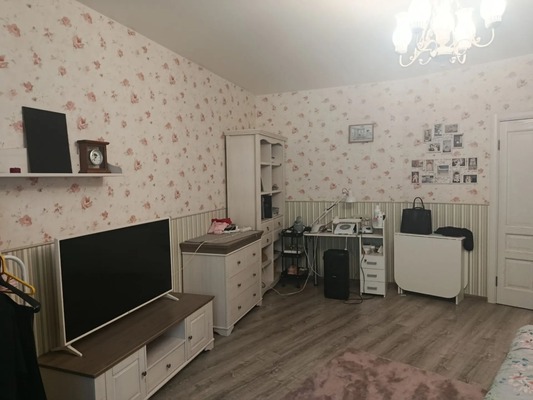 Продам трехкомнатную (3-комн.) квартиру, Дмитровская ул, 23, Базарово д
