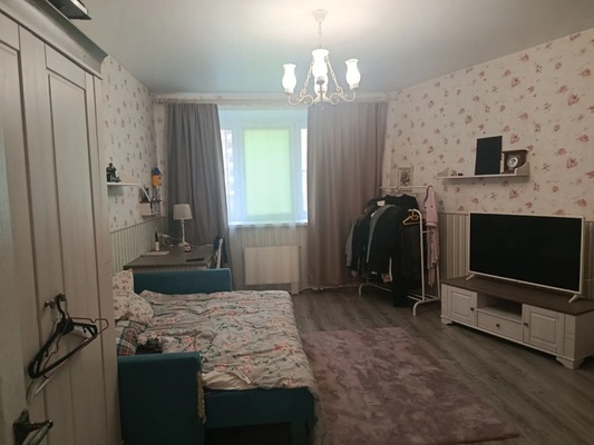 Продам трехкомнатную (3-комн.) квартиру, Дмитровская ул, 23, Базарово д
