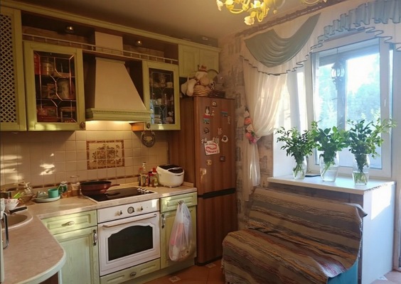 Продам трехкомнатную (3-комн.) квартиру, Дмитровская ул, 23, Базарово д