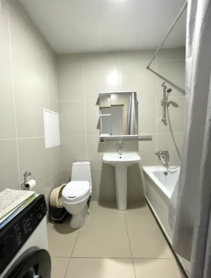 Продам трехкомнатную (3-комн.) квартиру, Ленская ул, 8, Москва г