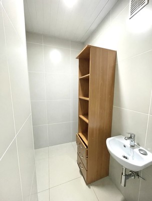 Продам трехкомнатную (3-комн.) квартиру, Ленская ул, 8, Москва г