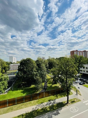 Продам трехкомнатную (3-комн.) квартиру, Ленская ул, 8, Москва г