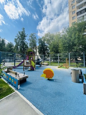 Продам трехкомнатную (3-комн.) квартиру, Ленская ул, 8, Москва г