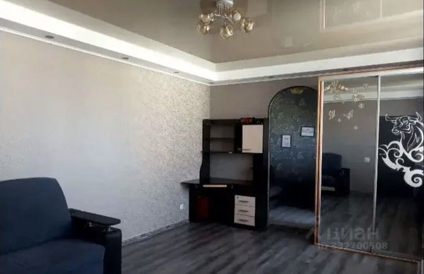 Продам трехкомнатную (3-комн.) квартиру, Победы пр-кт, 208б, Симферополь г