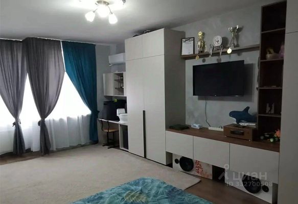 Продам трехкомнатную (3-комн.) квартиру, Победы пр-кт, 208б, Симферополь г