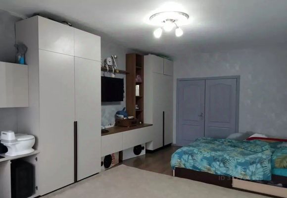 Продам трехкомнатную (3-комн.) квартиру, Победы пр-кт, 208б, Симферополь г