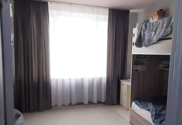 Продам трехкомнатную (3-комн.) квартиру, Победы пр-кт, 208б, Симферополь г