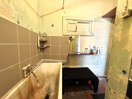 Продам комнату в 5-комн. квартире, 6-я Красноармейская ул, 14, Санкт-Петербург г