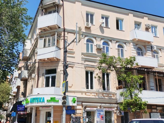Продам трехкомнатную (3-комн.) квартиру, Чехова пр-кт, 42-44/127, Ростов-на-Дону г