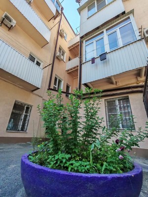 Продам трехкомнатную (3-комн.) квартиру, Чехова пр-кт, 42-44/127, Ростов-на-Дону г