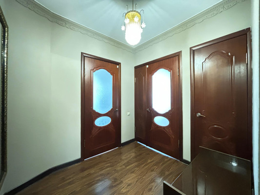 Продам трехкомнатную (3-комн.) квартиру, 2 Таманской Дивизии ул, 63, Нальчик г