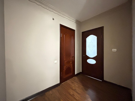 Продам трехкомнатную (3-комн.) квартиру, 2 Таманской Дивизии ул, 63, Нальчик г