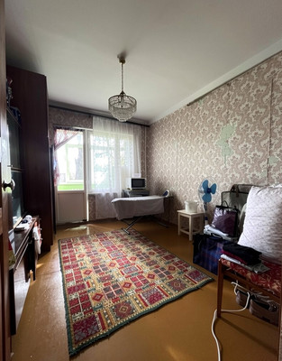 Продам трехкомнатную (3-комн.) квартиру, Ракетная ул, 32, Симферополь г