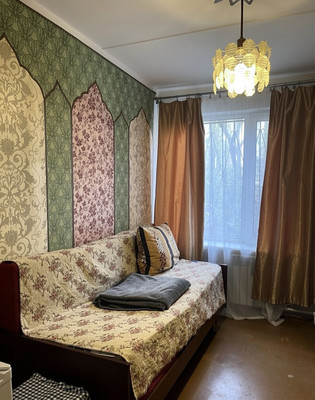 Продам трехкомнатную (3-комн.) квартиру, Ракетная ул, 32, Симферополь г
