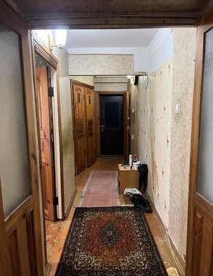 Продам трехкомнатную (3-комн.) квартиру, Ракетная ул, 32, Симферополь г
