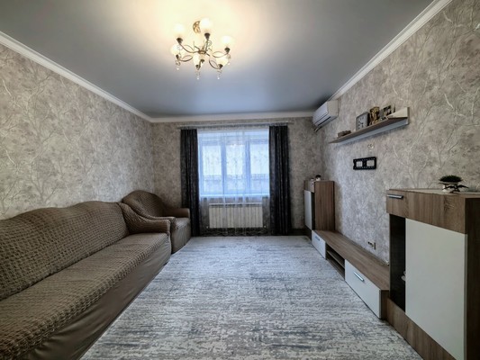 Продам однокомнатную (1-комн.) квартиру, Октябрьская ул, 72к6, Урвань с