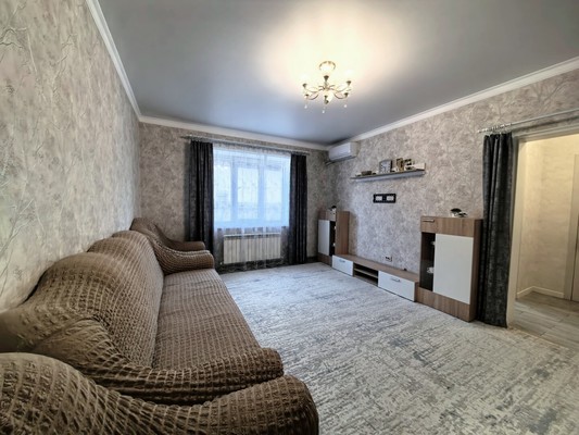 Продам однокомнатную (1-комн.) квартиру, Октябрьская ул, 72к6, Урвань с