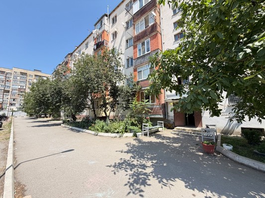 Продам трехкомнатную (3-комн.) квартиру, Фрунзе ул, 11, Баксан г