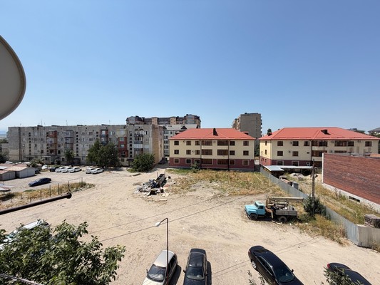 Продам трехкомнатную (3-комн.) квартиру, Фрунзе ул, 11, Баксан г